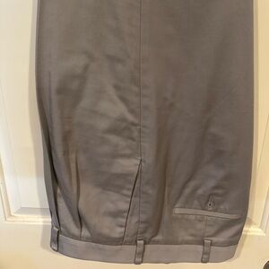 Roundtree & Yorke Travel Smart Pants - 40 X 32
Dark khaki